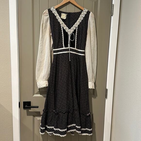 Gunne Sax Dresses & Skirts - GUNNE SAX Dress Velvet Corset Vintage